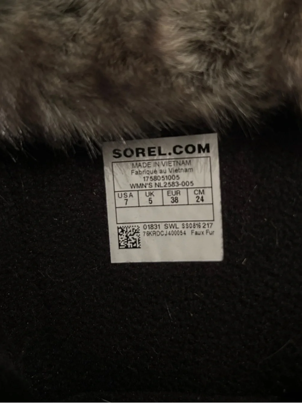 Sorel Women’s Gray Faux Fur-Trim Winter Lace-Up Boots